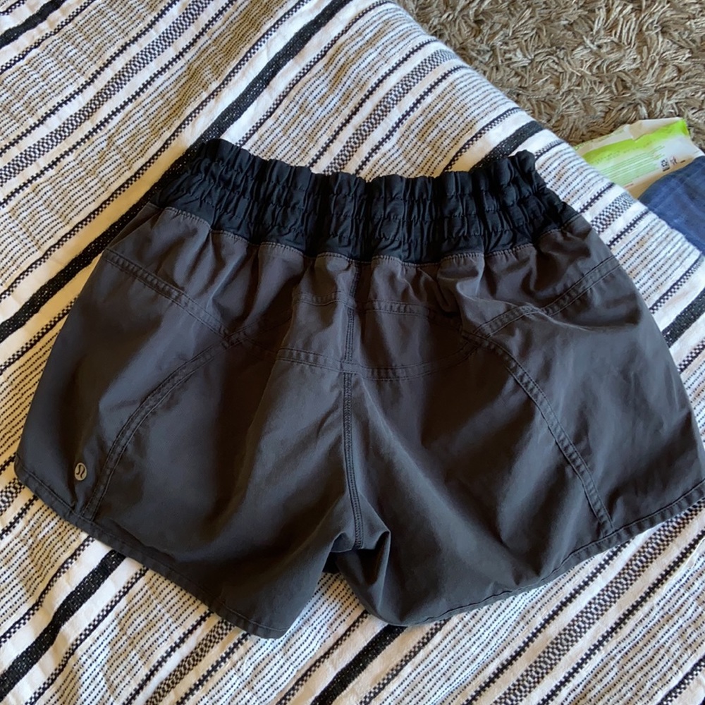 Lululemon tracker shorts